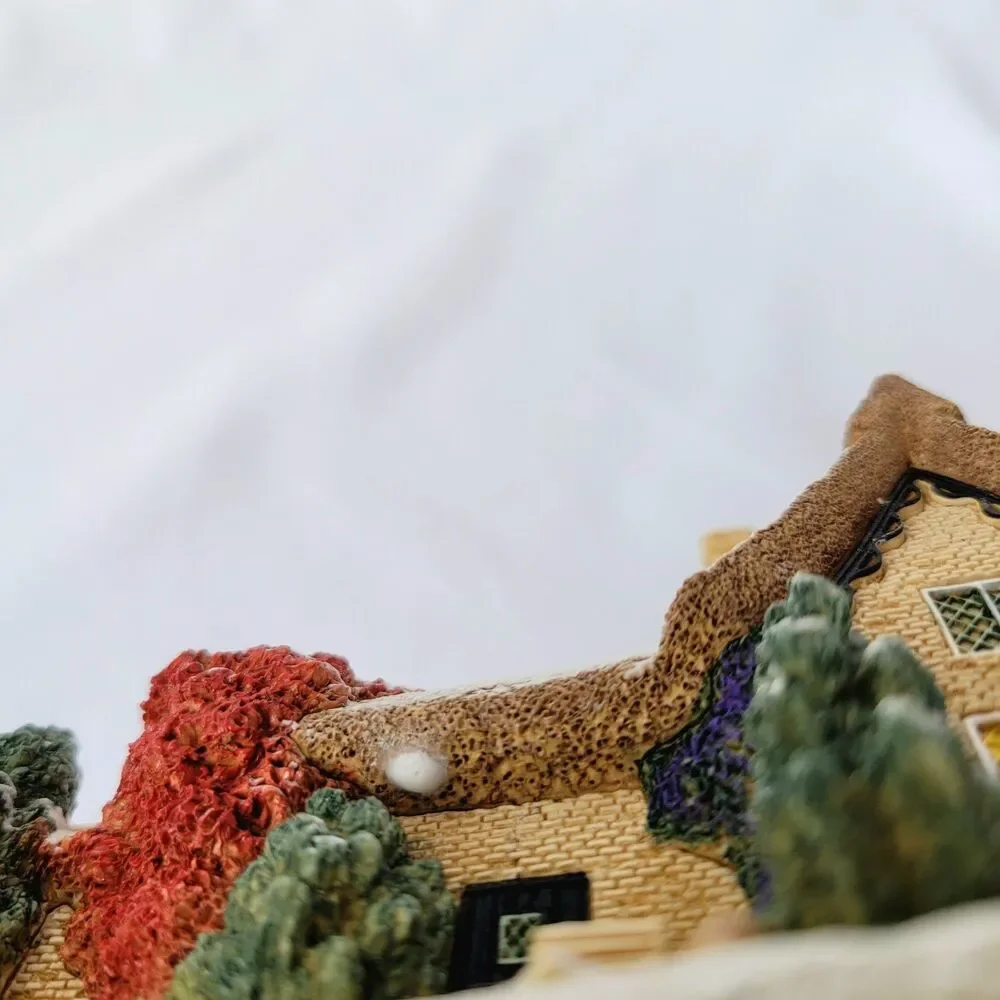 Lilliput Lane Letter to Santa L2589 Vintage Retro 2003 Christmas Cottage House